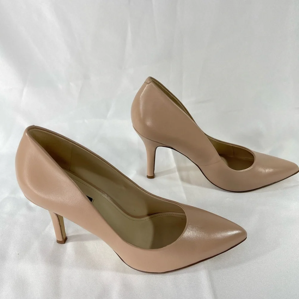 Nine West Womens Flax Leather Pointed Toe Pump  Light Natural Tan Size 1…